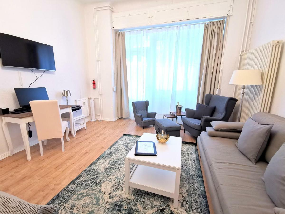 Kvh By Rockchair Apartments L Superhost Status L Boxspringbett Am Schloss Charlottenburg Welcomes You! Berlin Exterior photo